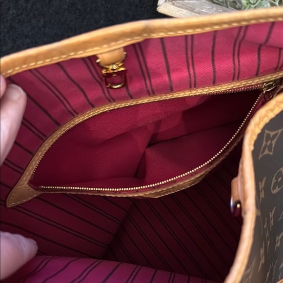 π― Authentic Louis Vuitton Delightful & Pivione Monogram Shoulder Bag - Picture 15 of 17